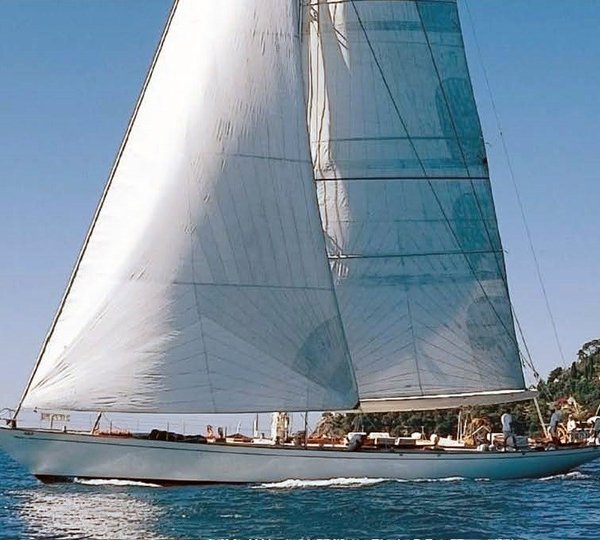 WHITEFIN Yacht Charter Details, Renaissance Yachts Marine ...